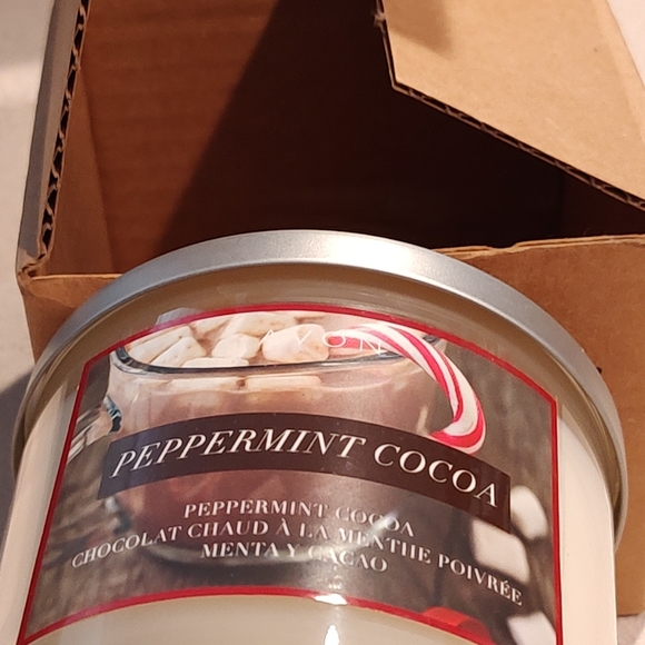 Enjoy the warm and cozy feeling with this Avon Peppermint Cocoa Scented Candle. - Picture 5 of 7